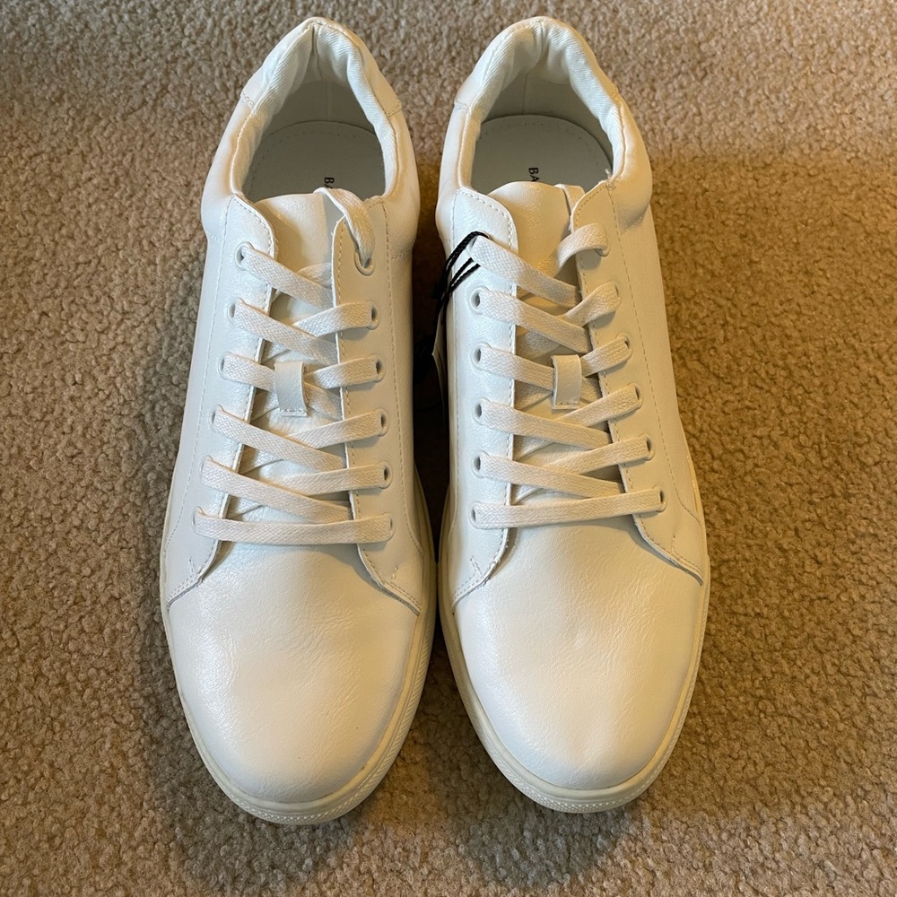 Banana Republic white leather sneakers